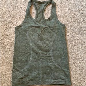 Lululemon swift tank size 6